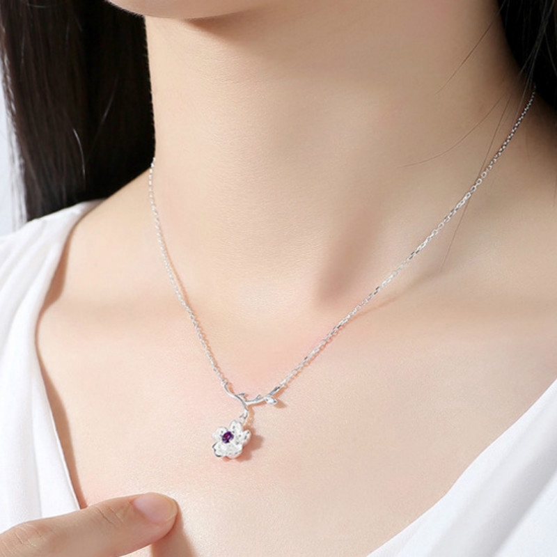 925 sterling silver short necklace with simple cherry blossom face is suitable as a birthday gift for female friends
