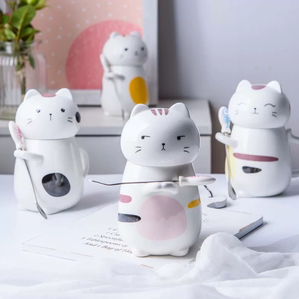 Ly sứ MÈO THẦN TÀI - KHẮC TÊN THEO YÊU CẦU, cốc uống nước CÓ NẮP giữ nhiệt và THÌA, 400ml, HÔP QUÀ TẶNG in logo, in hình