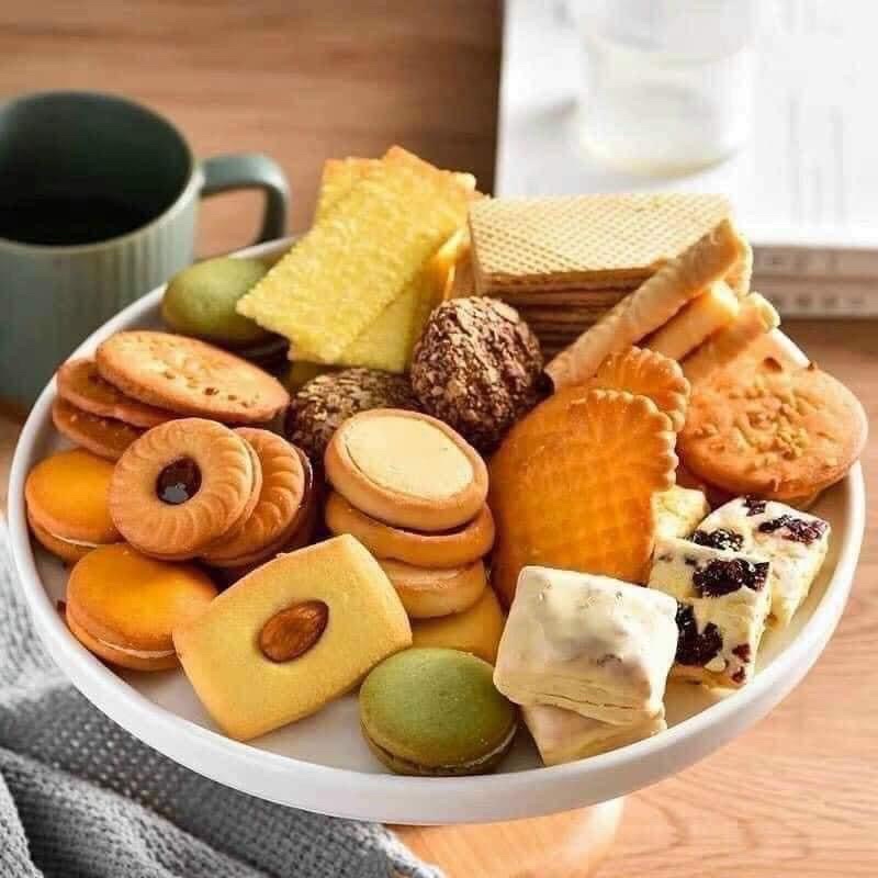 BÁNH MÈO CHIÊU TÀI & THẦN TÀI JINSIBO HỘP THIẾC TRỤ TRÒN 308gr