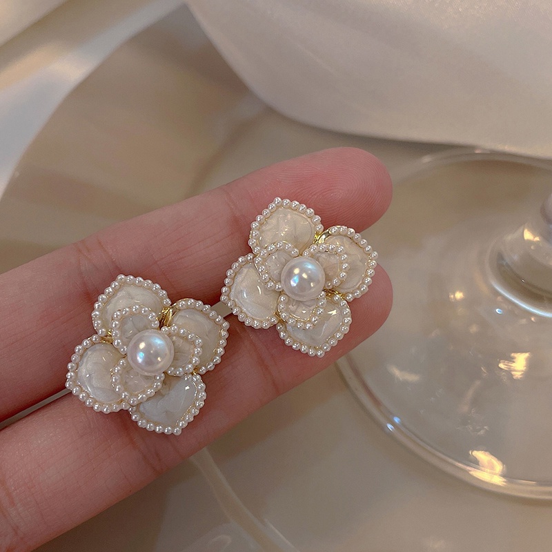 Khuyên Tai Hình Hoa Trà Đính Ngọc Trai Thời Trang Thanh Lịch Cho Nữ