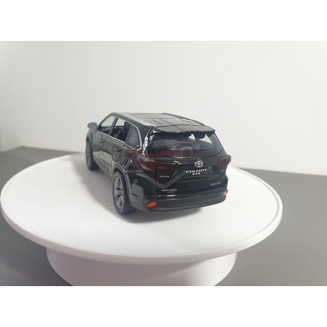 Xe mô hình Toyota Highlander, tỉ lệ 1:32