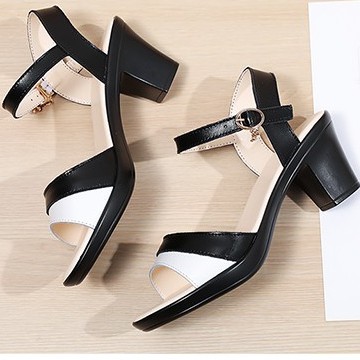 【ready stock】Cow split leather women's shoes high-heeled shoes buckle casual Korean fashion thick-heeled women's sandals leather increased