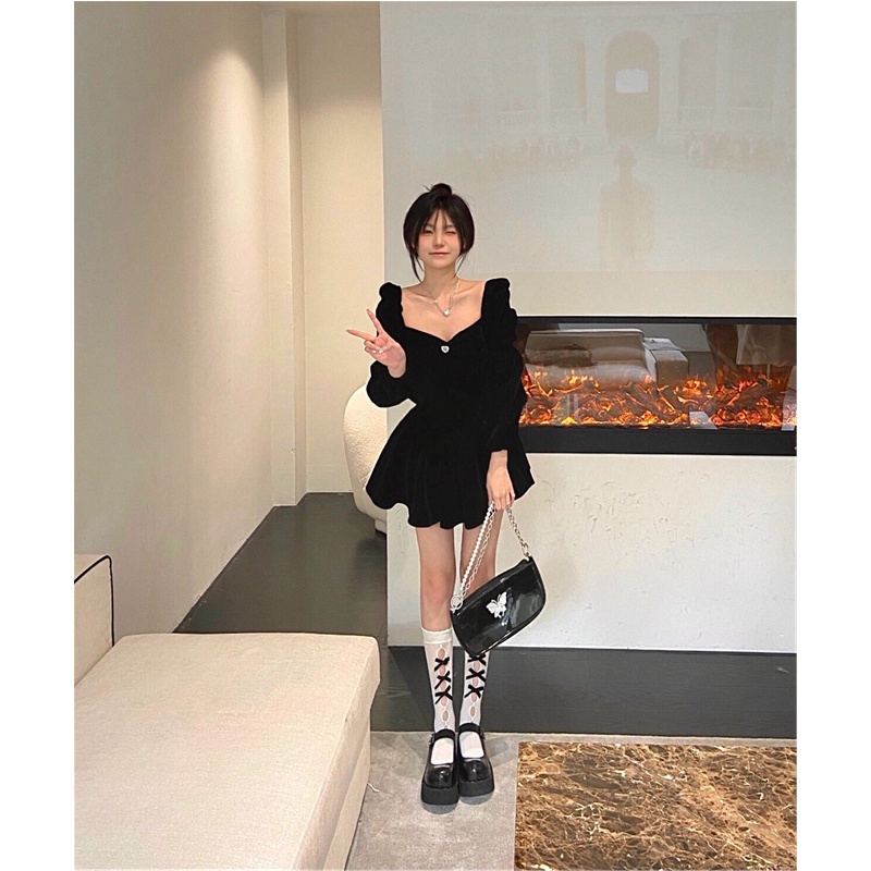 Váy nhung tay phồng màu đen dành cho phụ nữ 2022