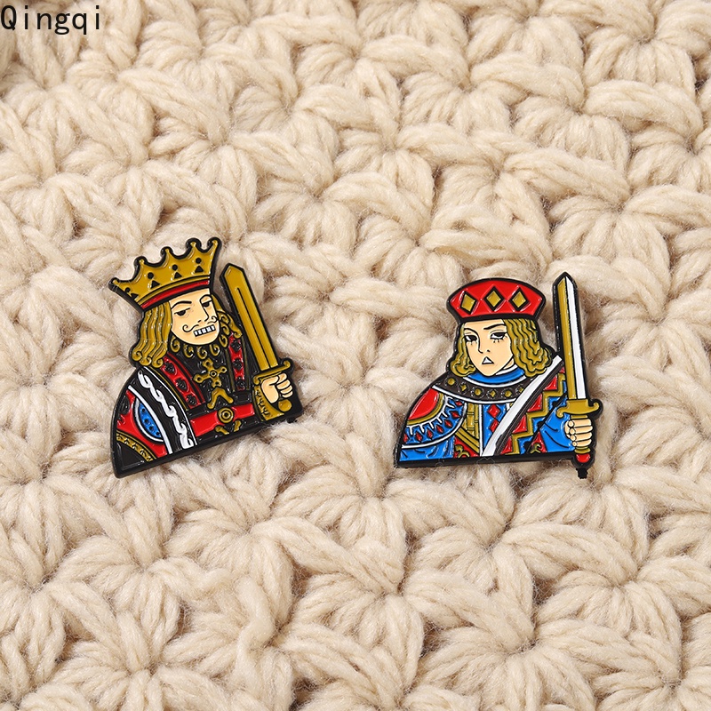 Trâm cài áo Miss Zoe tráng men hình King Queen Jack vui nhộn