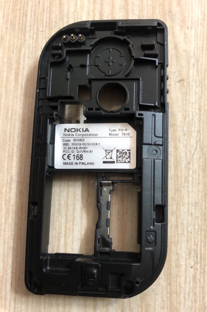 Khung sườn  Nokia 7610 chiếc lá