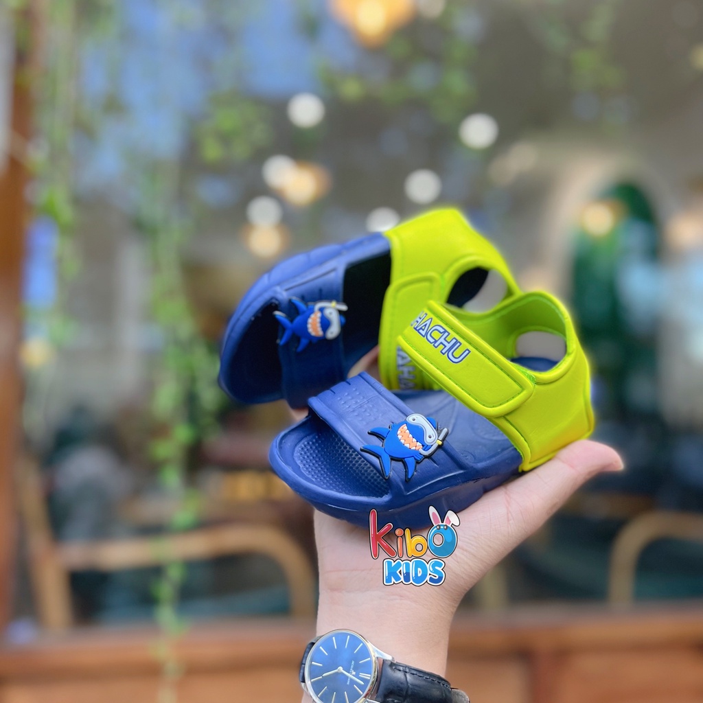 ￼￼￼Sandal Xốp Cho Bé Trai Siêu Nhẹ Siêu Bền Hoạ Tiết Cá Mập SA409