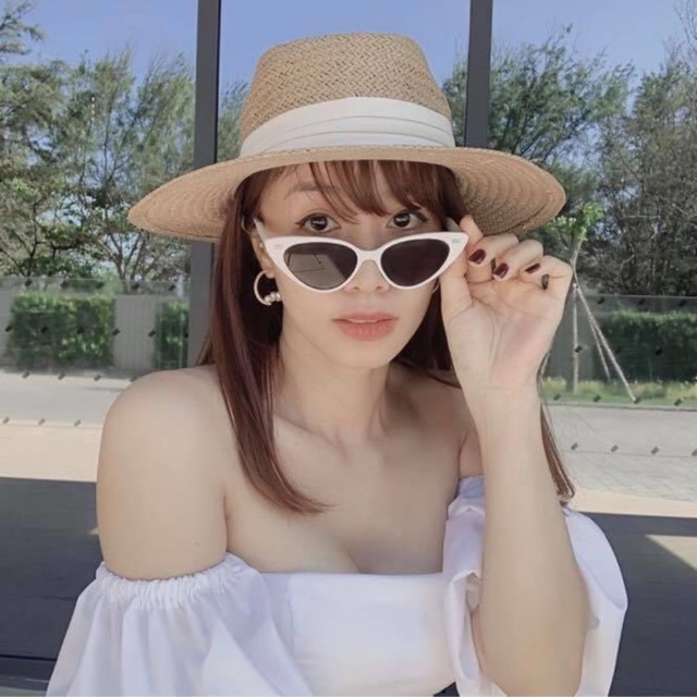 Kính mắt mèo sang chảnh