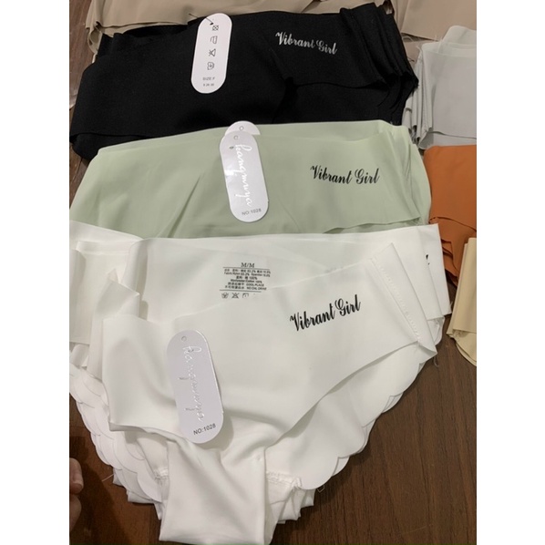 Đồ lót cao cấp / Quần lót đúc su viền sóng không đường may mềm mại