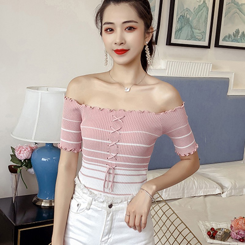 Áo nữ ngắn tay cổ chữ U nhún bèo nhỏ họa tiết sọc ngang thời trang