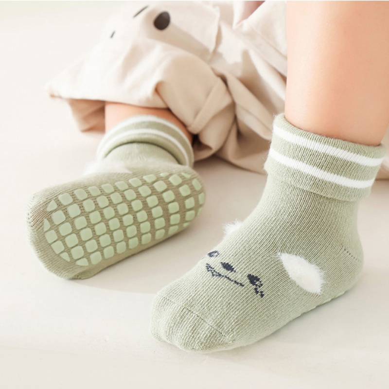 Tất Chống Trượt Hoạ Tiết Hoạt Hình Cho Bé