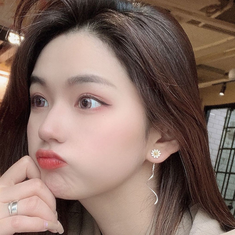 Bông tai hình hoa cúc thời trang Hàn Quốc