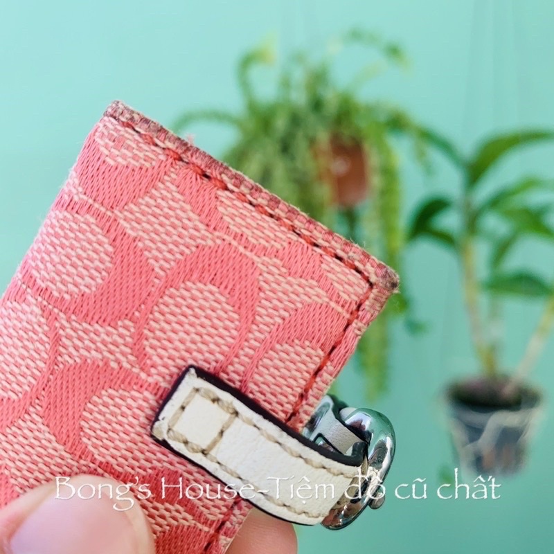 Móc khoá Coach chuẩn Auth màu hồng hàng si Japan