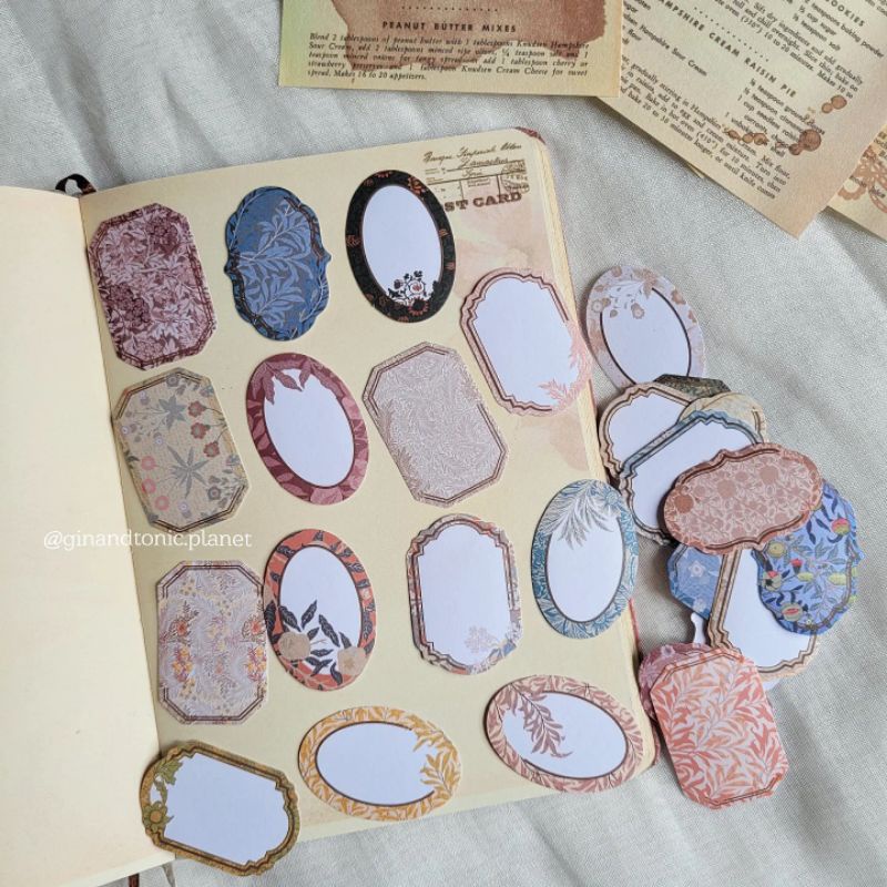 Set 32 sticker huy hiệu vintage dùng trang trí bullet journal - ginandtonic