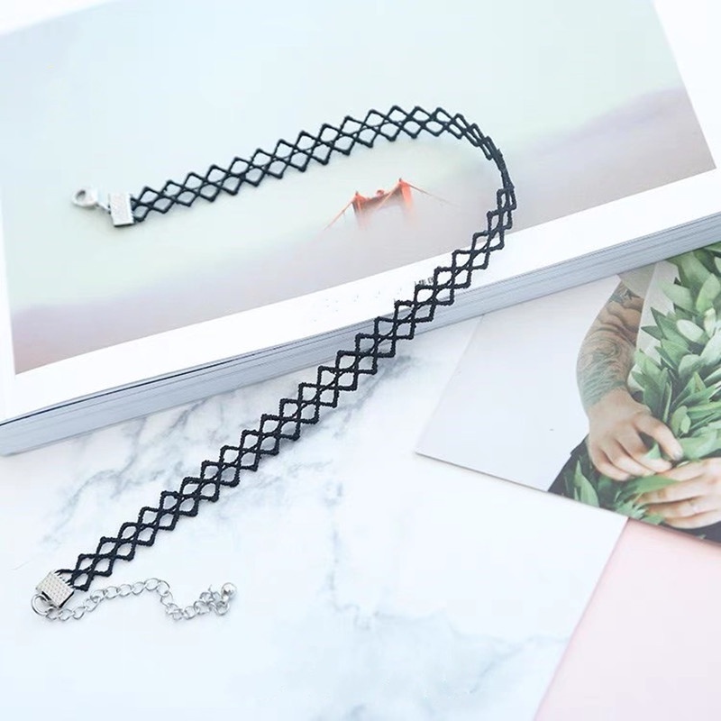 【JIHE】Vòng cổ ren đính đá kim cương đen thời trang