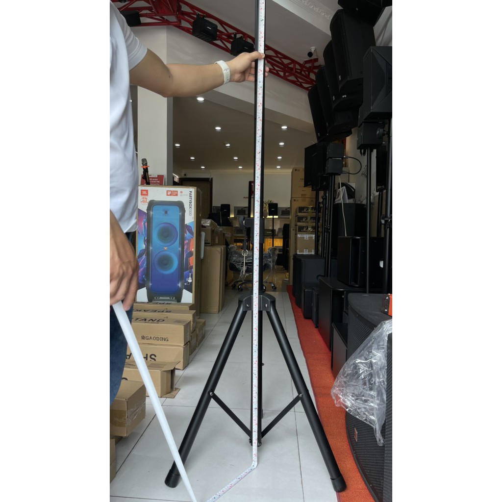 Chân loa sân khấu