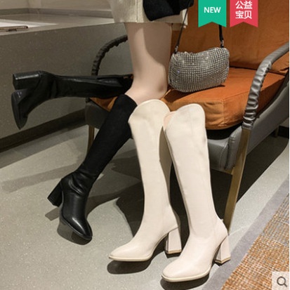 [ Sẵn đủ sz đen 35-39, be 37-39] Boot cao bồi cổ V gót vuông , hàng loại 1 đế 3 lớp cực chắc chắn | BigBuy360 - bigbuy360.vn