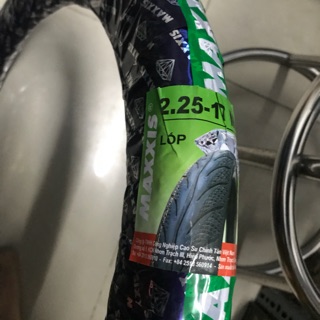 Vỏ xe ( lốp xe) size 2.25-17 maxxis ( gai kim cương)