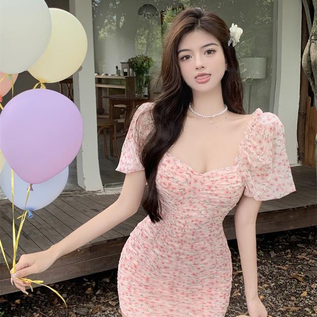 Đầm Hoa Cổ Vuông Xếp Ly Ngắn Tay Thời Trang Sành Điệu 1957