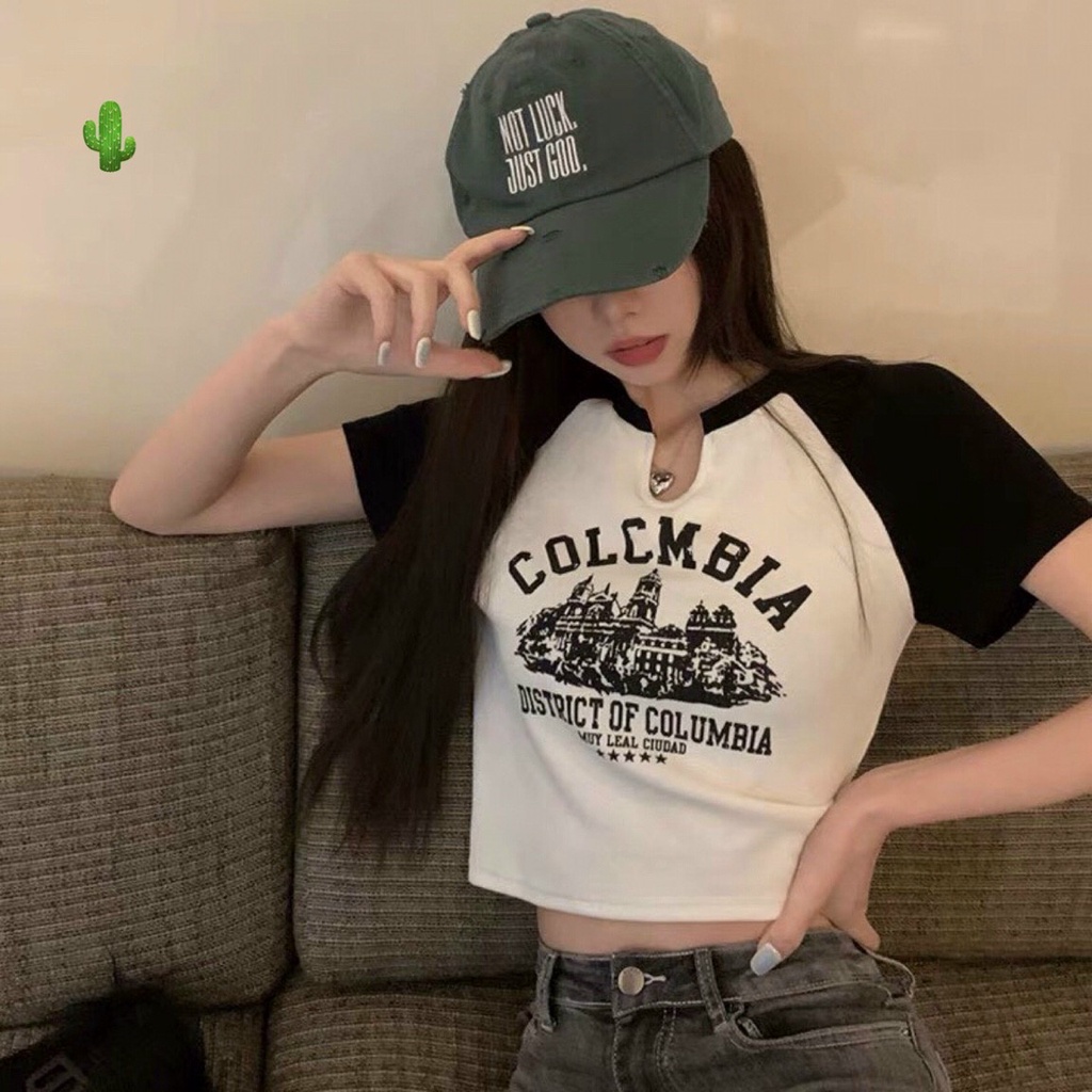 Áo Thun Croptop cổ chẻ phối chữ