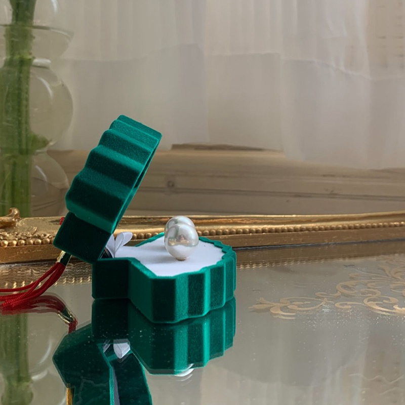Hộp Đựng Trang Sức Hình Quạt
