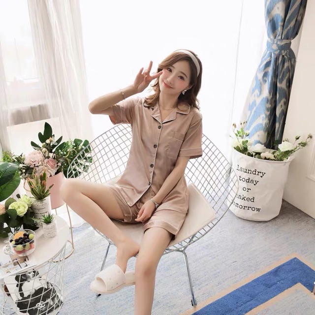 Bộ Ngủ Pizama Lụa Quần Ngắn Trơn Màu | BigBuy360 - bigbuy360.vn