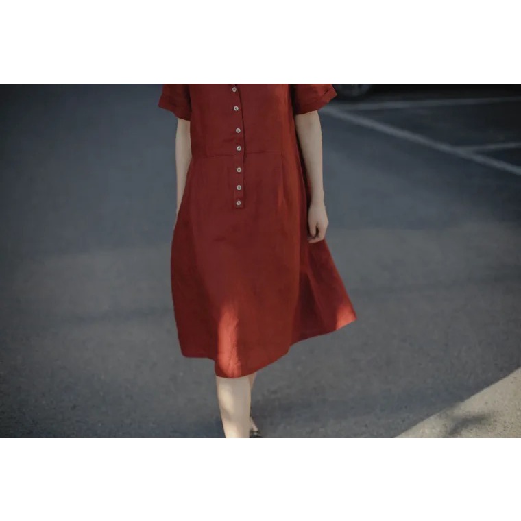 Đầm linen tưng cổ vest