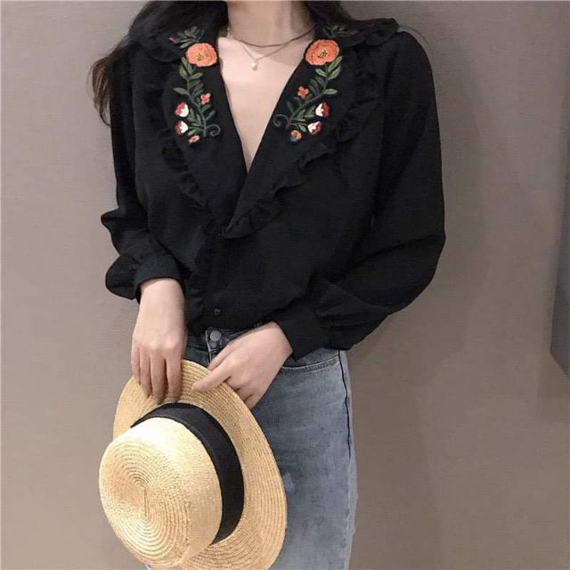 Hàng có sẵn - Áo sơ mi kiểu cổ V thêu hoa siêu xinh