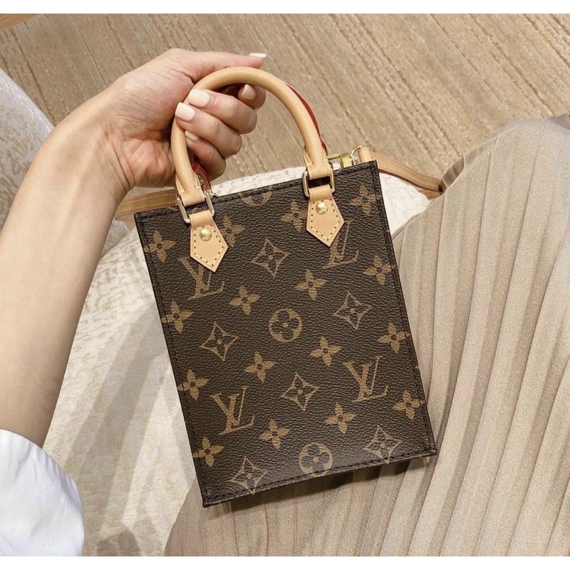 Túi LV mini và móc trâu