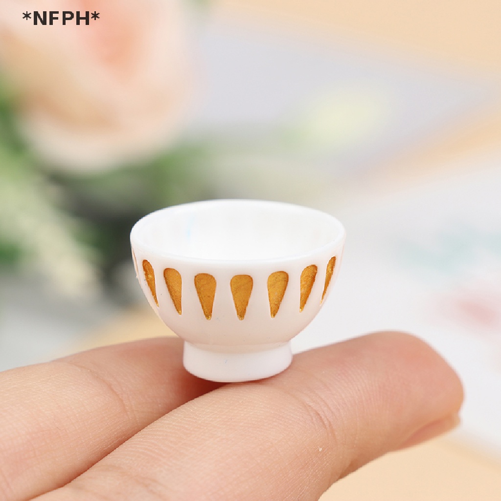 Bộ 4 Chén Dĩa Tròn Tỉ Lệ 1 / 12 Dùng Trang Trí Nhà Búp Bê