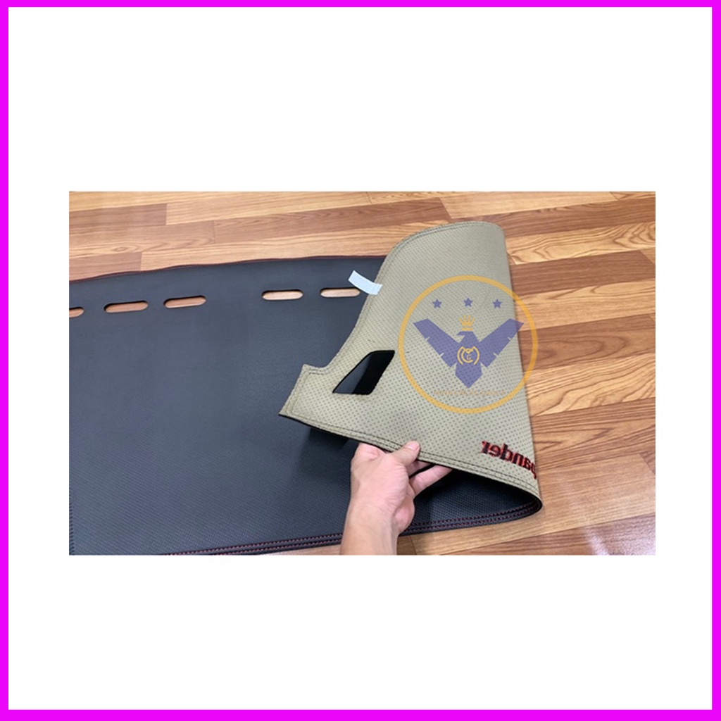 Thảm Taplo Mitsubishi Xpander 2022-2023 da vân carbon hoặc nhung chống nóng, chống chói