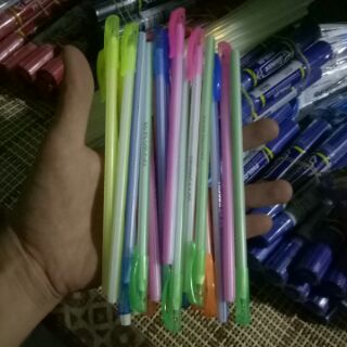 100 cây bút bi dài