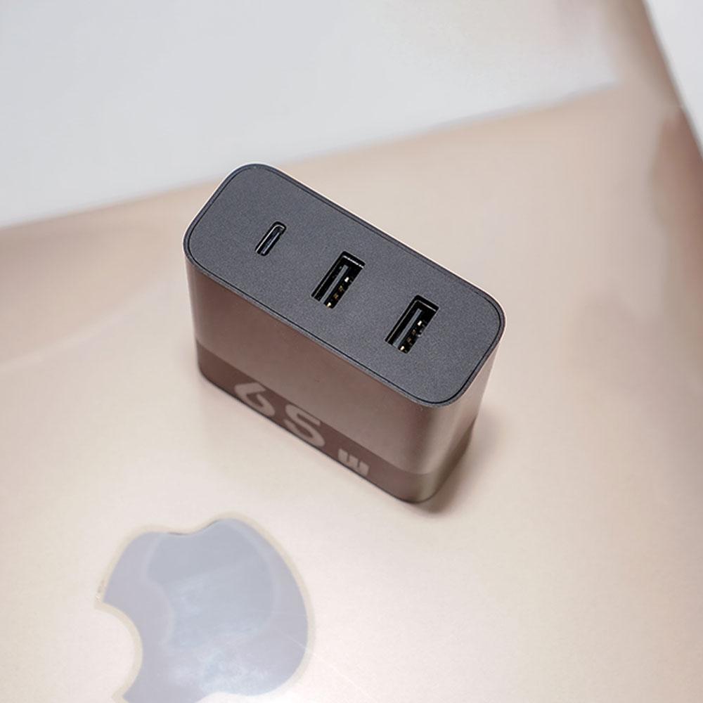 Củ sạc nhanh Xiaomi ZMI HA835 65W 3 cổng (2 USB và 1 Type C)