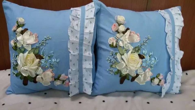 Vỏ gối thêu ruy băng
