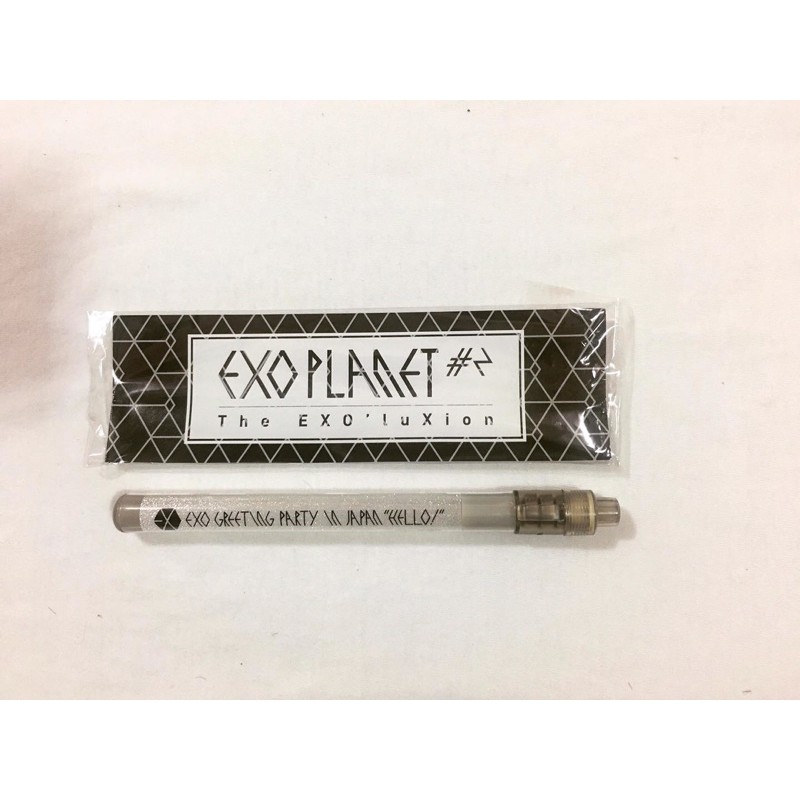 Lightstick Gậy cổ vũ Exo màu trắng, phát sáng như hình.