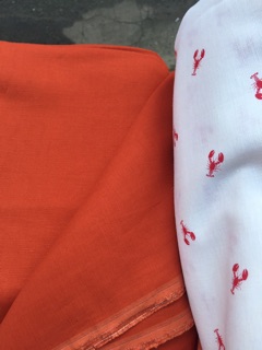 Vải linen ướt màu cam đất.