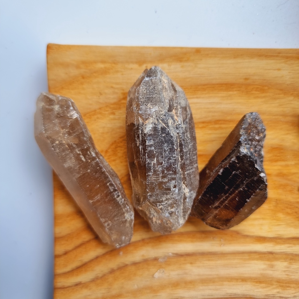 Tinh thể đá thach anh Khói thô (Smoky Quartz), đá phong thủy, đá thanh tẩy, Tarot, Reiki