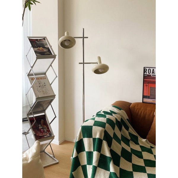 Đèn sàn vintage Bauhaus trắng hai chao đèn phong cách Bắc Âu