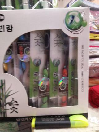 Bàn chải đánh răng Hàn Quốc(10chiếc)