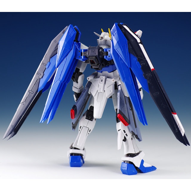 Mô hình lắp ráp Gunpla RG 1/144 ZGMF-X10A Freedom Gundam  Bandai Japan