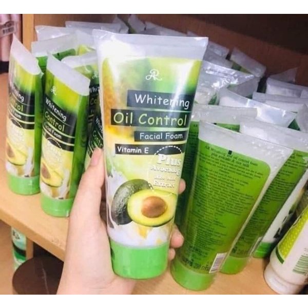 Sữa rửa mặt tinh chất Bơ Sữa Gạo Thái Lan chiết xuất từ thiên nhiên giàu vitamin giúp da mịn màng,trắng sáng, sạch mụn