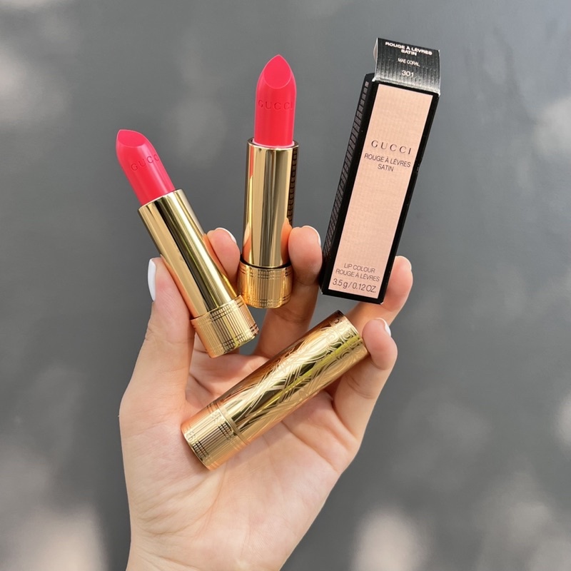 Son GUCCI 301 Mae Coral - Gucci Rouge À Lèvres Satin Lipstick 301