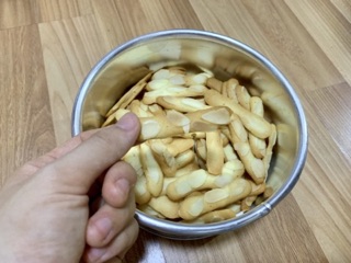 Bánh cookie lưỡi mèo
