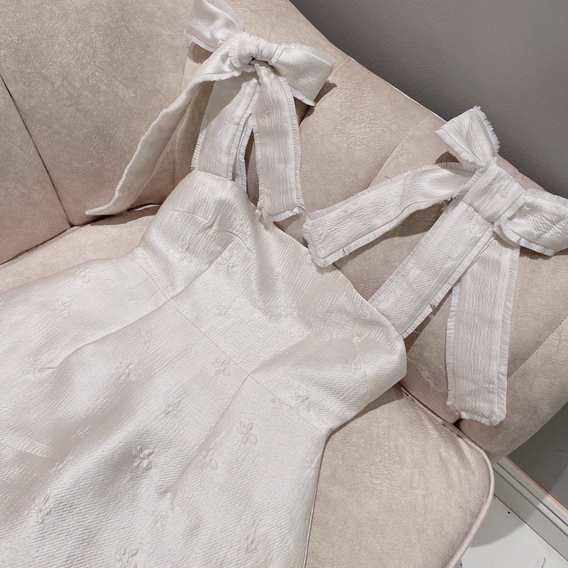 [Mã WAMT1505 giảm 10K đơn 0K] váy 2 dây gấm nơ vai (Cindy dress) | BigBuy360 - bigbuy360.vn
