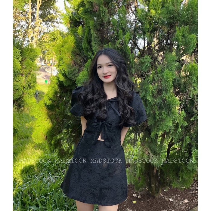 Set áo gấm hoa hồng nổi áo croptop tay lỡ buộc nơ mix chân váy chữ A Madstock