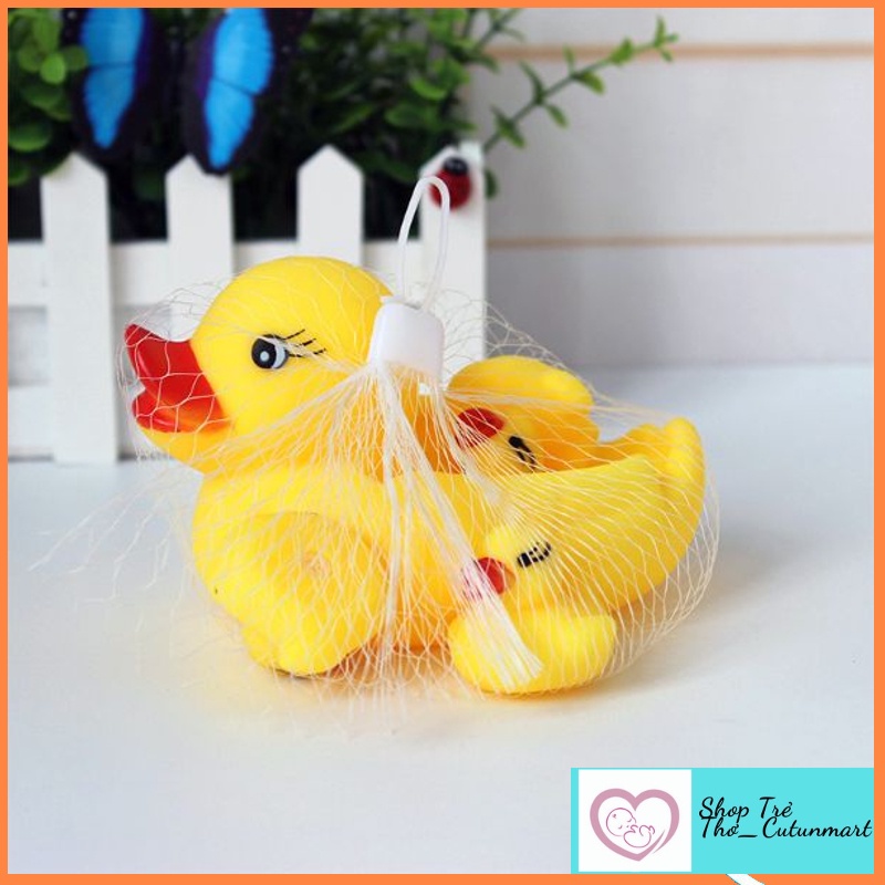 Vịt chíp thả bồn tắm (gồm 1 vịt mẹ và 3 vịt con) ngộ nghĩnh phát ra âm thanh khi bóp