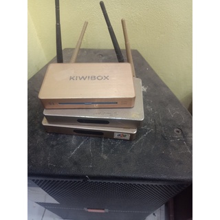 đầu  tivi box andoi box (đầu cũ chạy tốt)