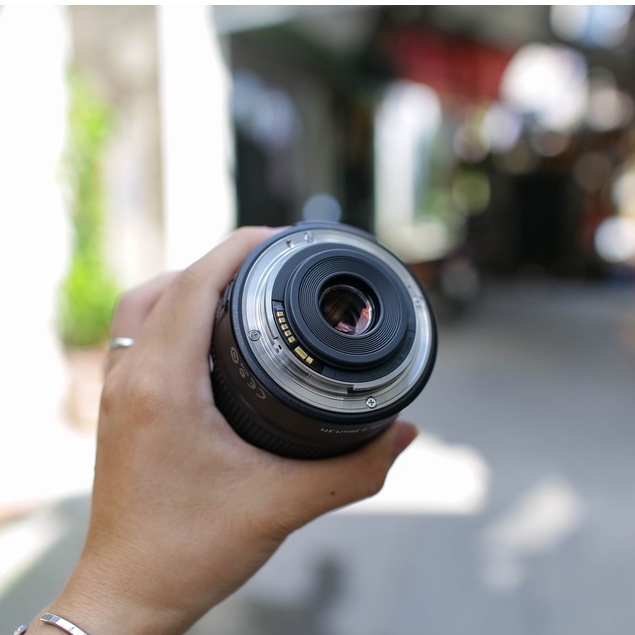 Ống kính máy ảnh Canon EF-S 18-135mm IS STM đa dụng lấy nét bước siêu nhanh, có chống rung