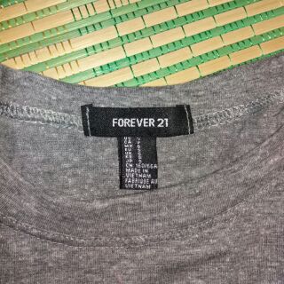 Áo thun tiêu đốm F21