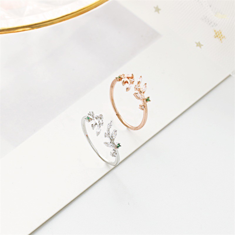 Lovely Leaf-shaped Electroplated Ring for Women