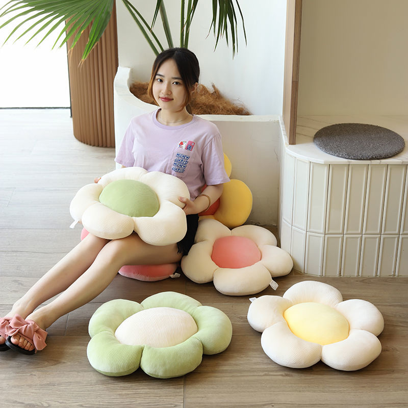 Đệm lót ghế ngồi hình bông hoa phong cách Bắc Âu